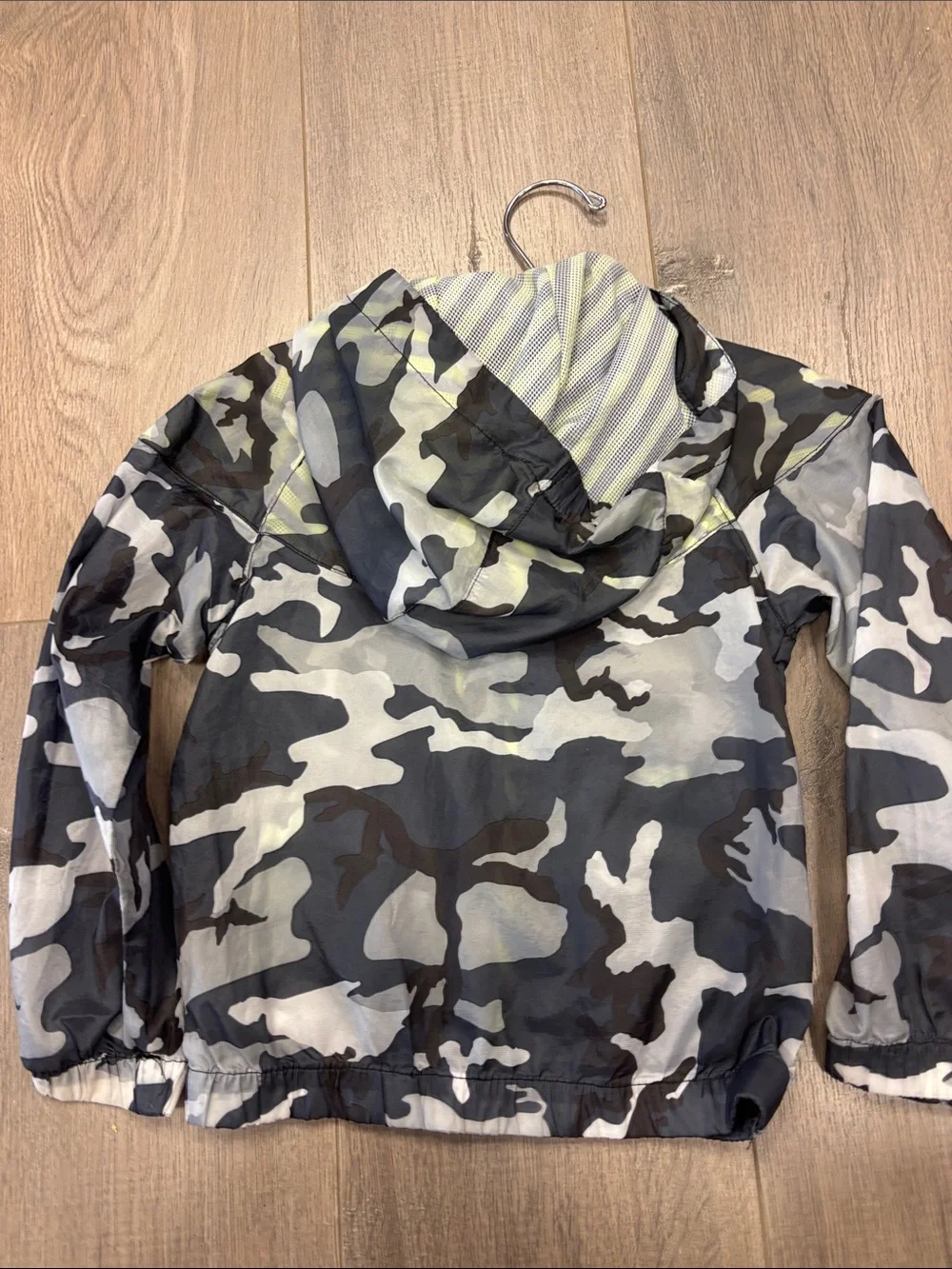 Nike camo windbreaker